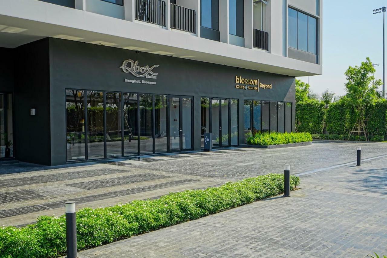 Q Box Hotel Bangkok Blossom Sha Plus Exterior photo