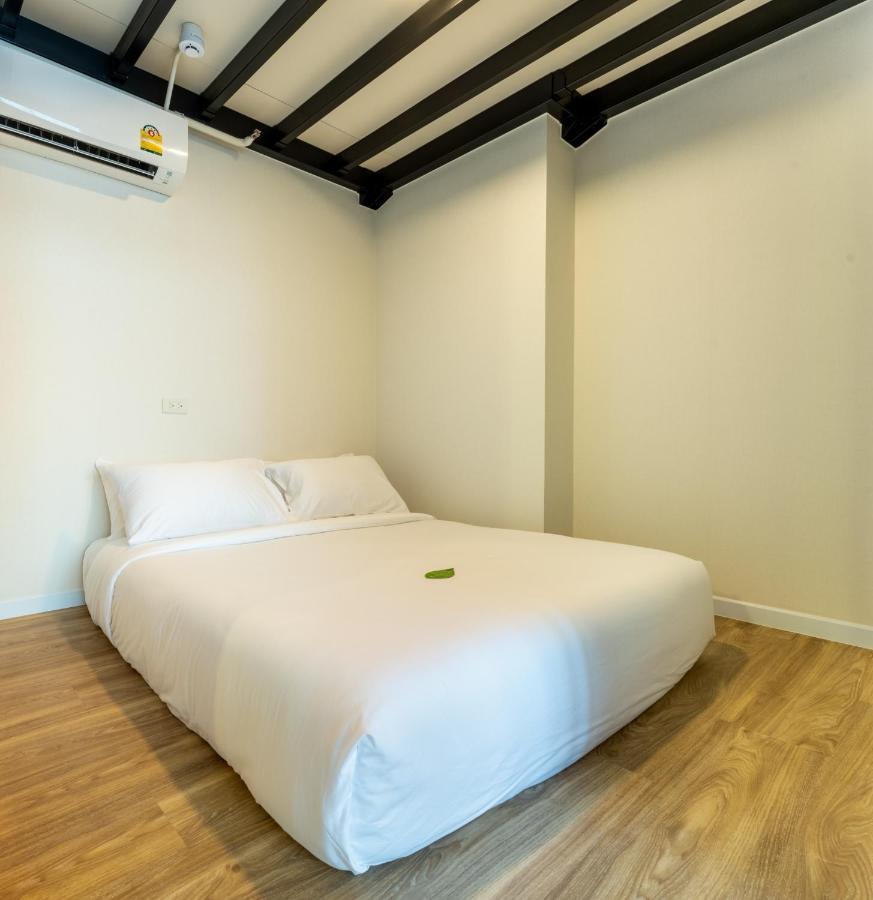 Q Box Hotel Bangkok Blossom Sha Plus Exterior photo